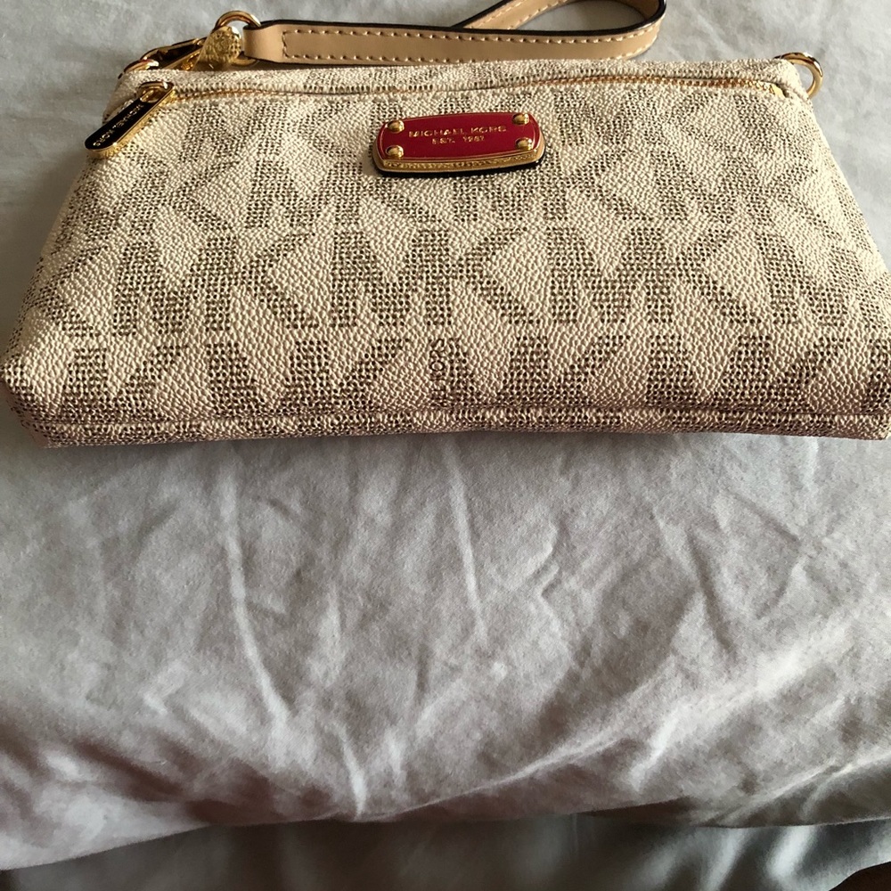 MICHAEL KORS Jet Set Large Wristlet - Vanilla - Picture 1 of 5
